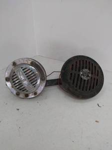 lot 9886 image: Vintage Car Horns- German VW or 