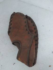 lot 9887 image: Vintage Franklin Youth 1st Basemen Mitt Glove