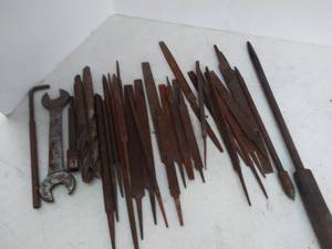 lot 9890 image: Large Lot of Files- Tools