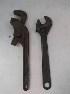 lot 9903 image: Pipe Wrenches-2