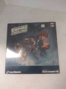 lot 9920 image: Star Wars Empire Strikes Back  Laser Disc- Vintage