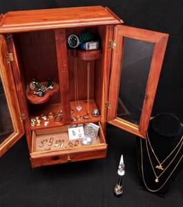 lot 9965 image: Jewelry Box & Contents  Vintage & Newer Rings, Earrings & More