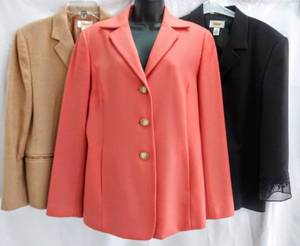 lot 9982 image: Womans Talbots Size 8 & 10 Tailored Jackets & Top