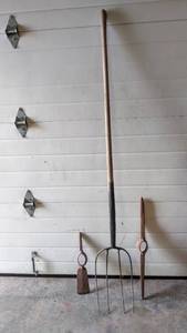 lot 9988 image: Pitch Fork & 2 Pick Axe Heads