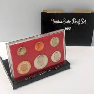 lot 143 image: 1982 United States Proof Set Coins in Display Case  in Original Box