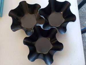 lot 6221 image: Metal candy dishes stackable