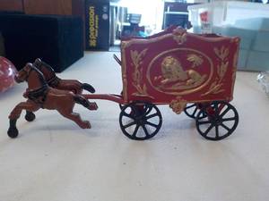lot 6232 image: metal horses and carrage