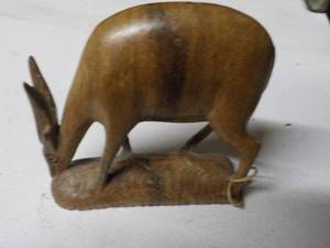 lot 6273 image: hand carved wooden animal piece 4 tall x 4 long