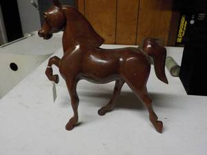 lot 6279 image: hand carved wooden dorse 10 tall x 10 long