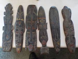 lot 6291 image: set of 6 african wood carved wall hangings pieces each piece is 16 tall