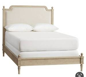 lot 46976 image: Colette Classic Headboard