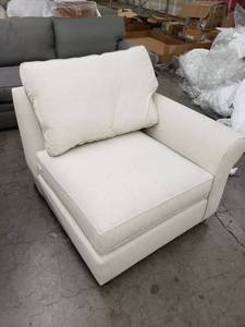 lot 46993 image: PB Comfort sectional chair