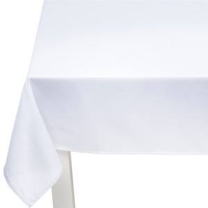 lot 1741 image: Room Essentials Rectangle Tablecloth - White (60x104)