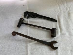 lot 6 image: 3PC Ford Tool Set