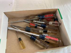 lot 9 image: Craftsman Screwdriver Lot