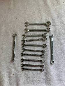 lot 13 image: Craftsman 12pc Wrench set