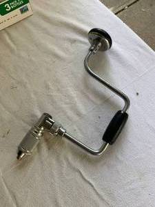 lot 22 image: Craftsman Hand Drill