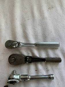lot 25 image: Craftsman 5pc RatchetBreaker Bar Lot