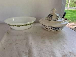 lot 50 image: 2PC Bowl Lot