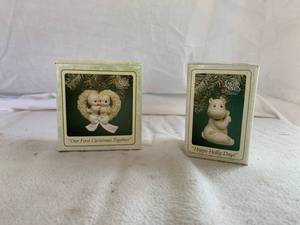 lot 62 image: 2PC Precious Moments Lot