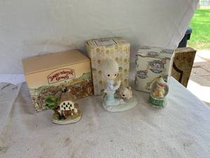 lot 67 image: 3PC Collectible Lot