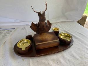 lot 76 image: Deer Ashtray Set