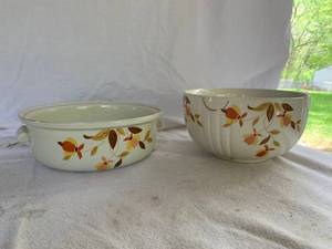 lot 81 image: 2PC Hall Jewel Tea