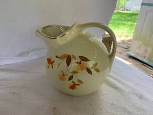 lot 82 image: Hall Jewel Tea Pitcher