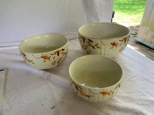 lot 85 image: 3PC Hall Jewel Tea