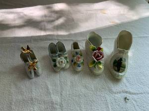 lot 102 image: 5PC Occupied Japan Shoe Lot