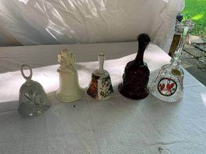 lot 103 image: 5PC Glass Bell Set