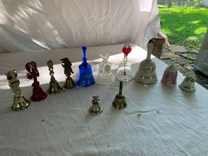 lot 104 image: Large 12pc Bell Lot