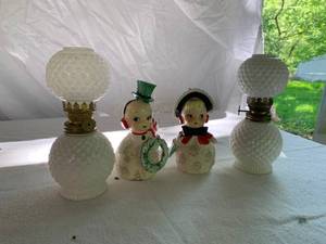 lot 105 image: Christmas Lot
