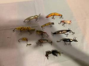 lot 123 image: Wooden Fishing Lure Lot