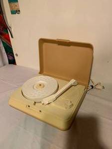 lot 130 image: Vanity Fair Record Player