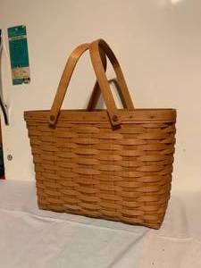 lot 135 image: Large 1993 Longaberger Basket