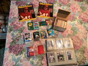 lot 176 image: Large Sports Cards Lot