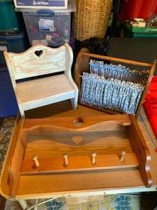 lot 197 image: 3PC Small Furniture Lot