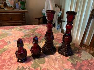 lot 213 image: 4PC Ruby Red Set