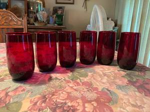 lot 219 image: 6pc Ruby Red Glass Set