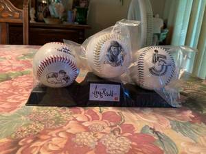lot 220 image: 3PC George Brett Baseball Set
