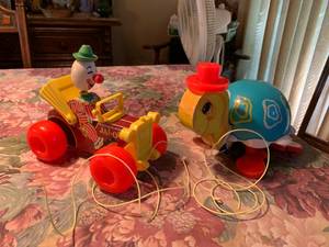 lot 224 image: 2PC Fisher Price Toy Lot