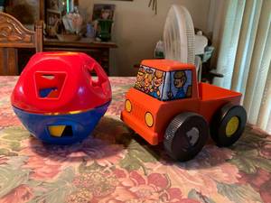 lot 225 image: 2PC Fisher Price Toy Lot
