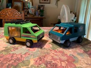lot 227 image: 2PC Fisher Price Toy Lot