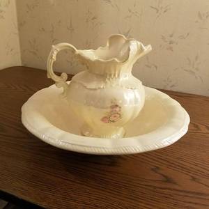lot 1412 image: pitcher and Bowl