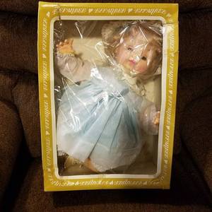 lot 1414 image: Doll