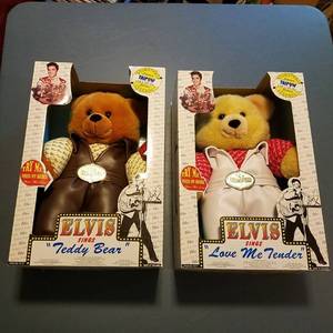 lot 1420 image: 2 Elvis sings bears