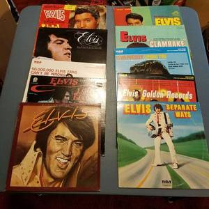 lot 1437 image: 10 vinyl Elvis record