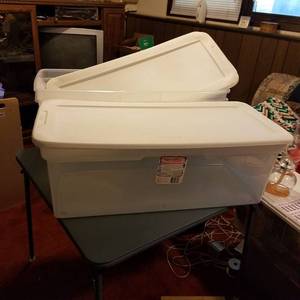lot 1456 image: 3 Sterilite 90 quart storage tubs with lids
