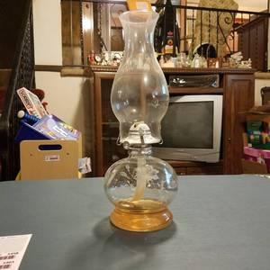 lot 1458 image: Oil Lamp